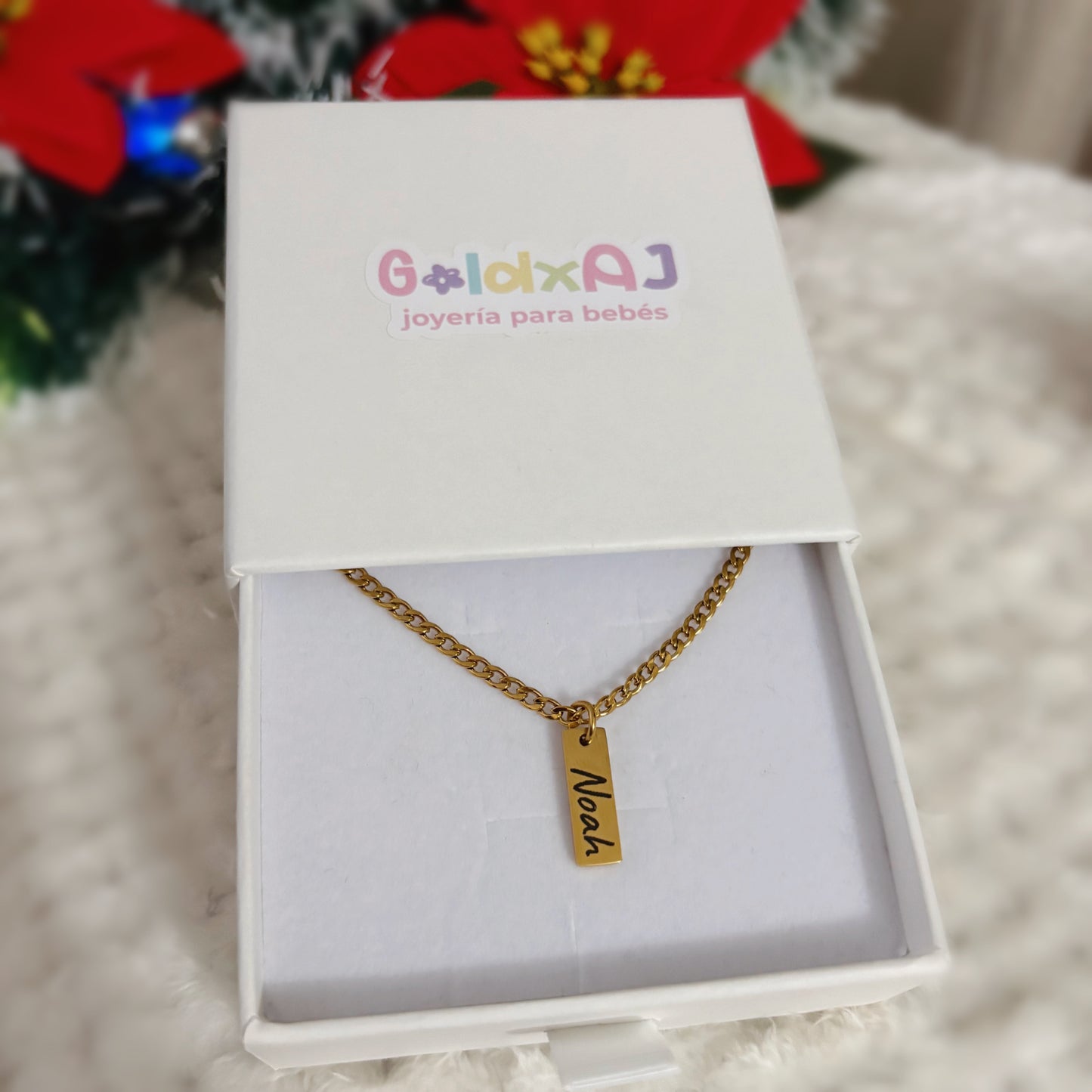 Magia Boricua- Cadena con charm vertical personalizada con nombre